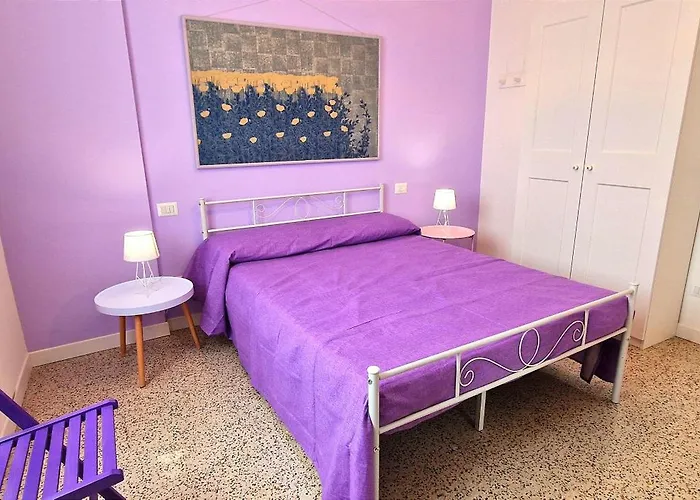 Cecilia House Rom