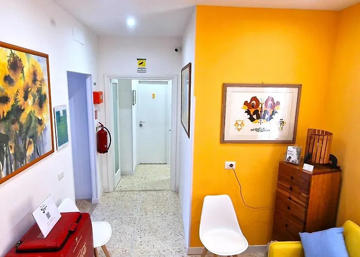 Cecilia House 4*
